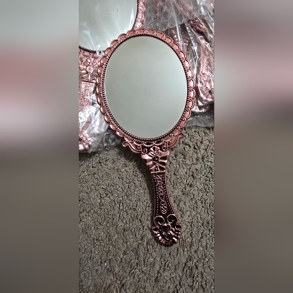 Elegant Pink Handheld Mirror 9 Pieces - Picture 2 of 5